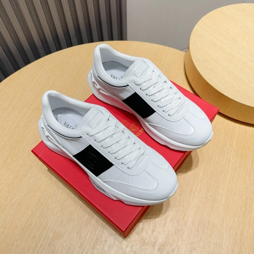Men's Men's Shoes 💰P520💰[VALENTINO] Huanu Tianlun Fashionable Casual Sports Shoes Original model opening, new models available first! Not high-profile yet avant-garde! Simple, low-key and fashionable, super versatile style, the upper is made of original cowhide, luxurious sheepskin lining craftsmanship, sole: the original sole is specially provided by the original factory and is super comfortable. The version is comfortable on the feet and is so strict on any small area. Size: 38-45 (45 is custom-made and cannot be returned or exchanged)